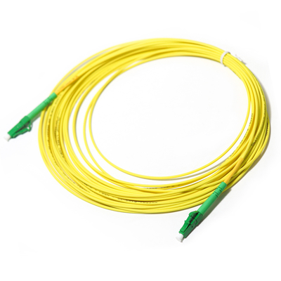 2 / FC 10G 한 개의 다중 모드 광섬유는 WLAN  LAN 프트스 드롭 케이블을 위해 OM4 2M 3M을 끈으로 묶습니다